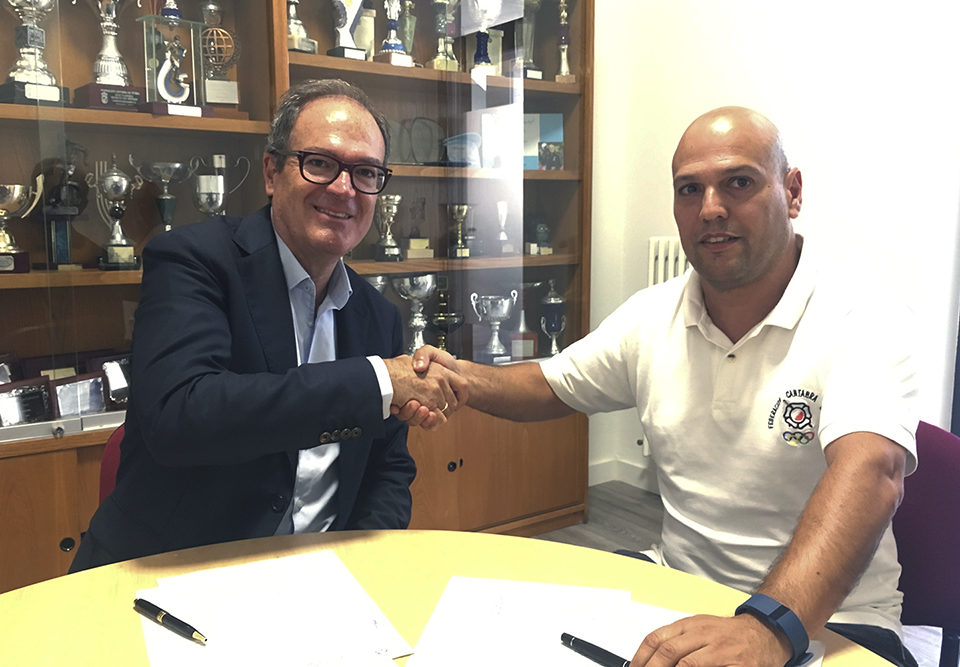 Firma del convenio CD Talent y Colegio Esclavas